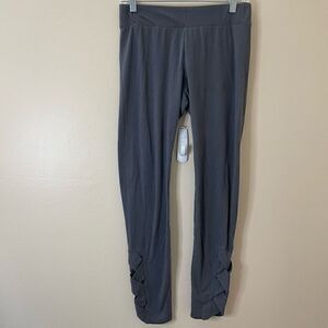 Utopia by Hue| Medium| Cotton| Legging| Thick|Lots of Stretch